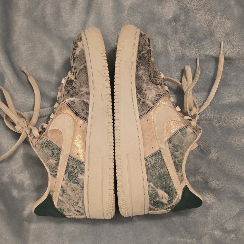 Nike Air Low Metallic Cream,Green And Pink Patterned Women's Sneakers, Size 8.5 - Picture 3 of 10